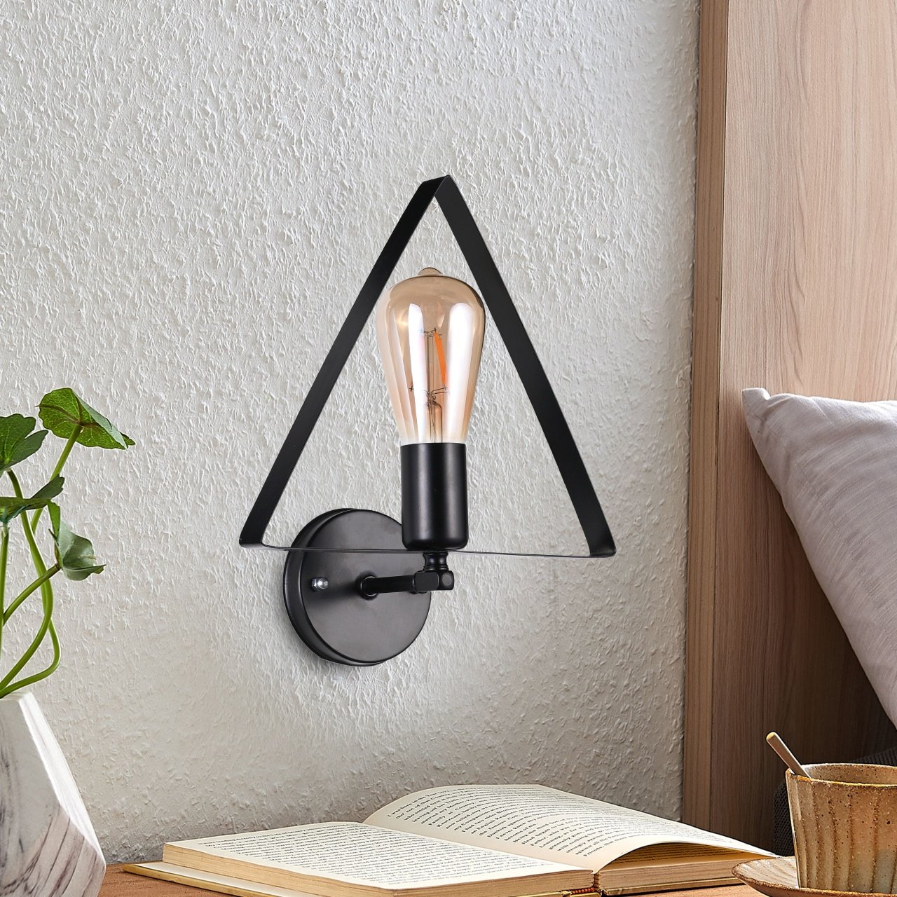 Triangle Wall lamp