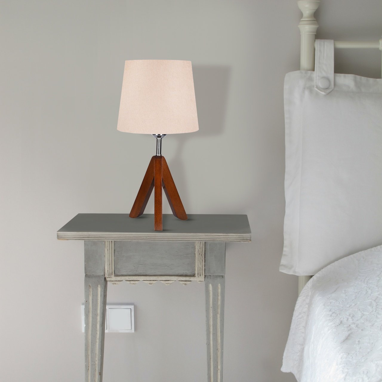 Table Lamp With Wood Base - 1 Light